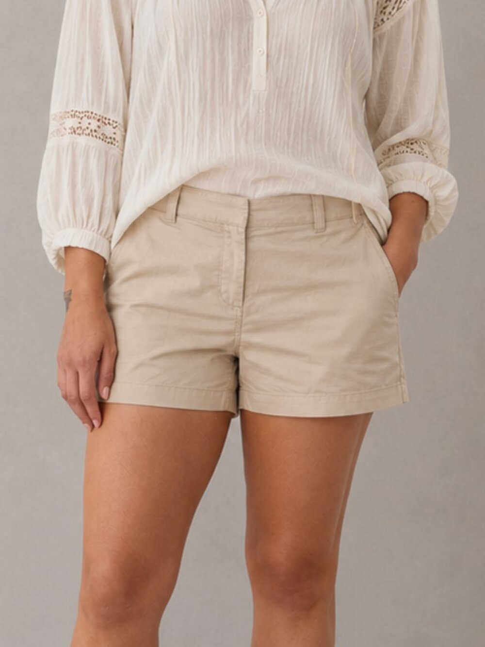 GAP Downtown Khaki Chino Stretch Shorts Tan 4" Inseam Mid Rise Size 12 EUC